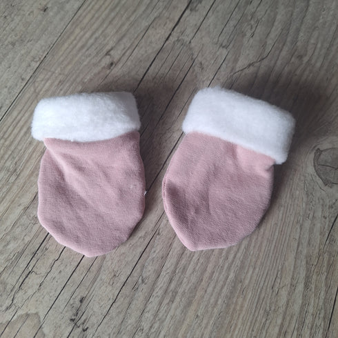 Ensemble: Turban avec prénom brodé noeud, buns ou simple +chaussons Initiale brodé assortis + moufles. Tissu sweat fourré