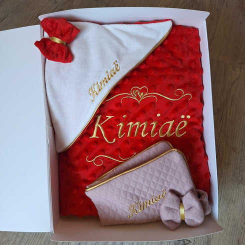 Coffret Bébé Personnalisé Fille – Couverture, Doudou et Protège Carnet – Quantité Limitée