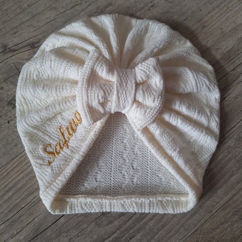 Turban bonnet prénom brodé en tissu maille de coton façon tricot jacquard nœud, buns ou simple personnalisable 9 couleurs
