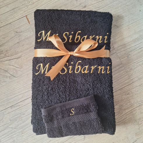 LOT: 1 gant de toilette + 2 Serviettes personnalisées 50x100cm et 70x130cm avec prénom brodé: 8 couleurs