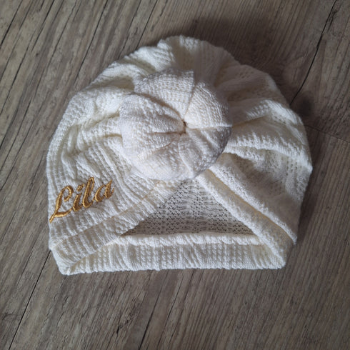 Turban bonnet prénom brodé en tissu maille de coton façon tricot jacquard nœud, buns ou simple personnalisable 9 couleurs