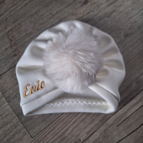 Turban bonnet à pompon personnalisé avec Prénom brodé - en tissu Polaire alpine, doux et chaud dès la naissance - Oeko-Tex
