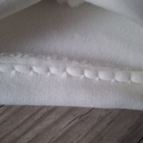 Turban bonnet à pompon personnalisé avec Prénom brodé - en tissu Polaire alpine, doux et chaud dès la naissance - Oeko-Tex