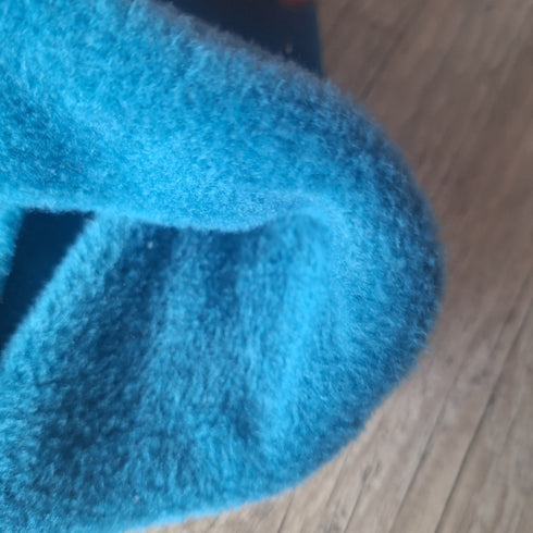 Bonnet Pompon  et petit nœud - prénom brodé en tissu Polaire alpine personnalisable avec prénom brodé - Oeko-Tex