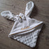 Doudou lapin personnalisé 20x20cm avec Prénom et/ou Date de naissance tout en minky