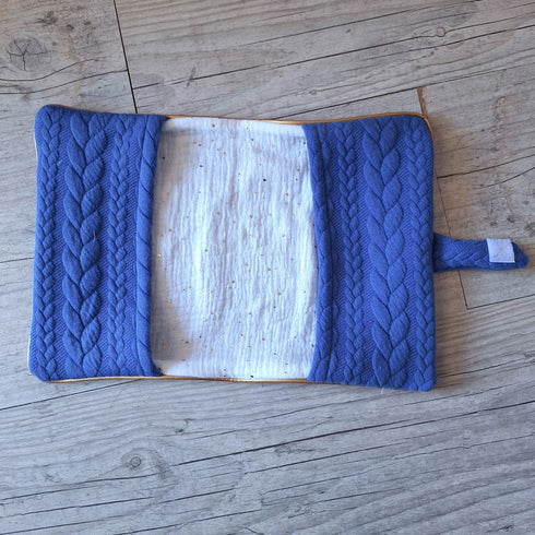 Protège carnet de santé personnalisé en tissu matelassé torsadé avec Prénom et/ou Date de naissance
