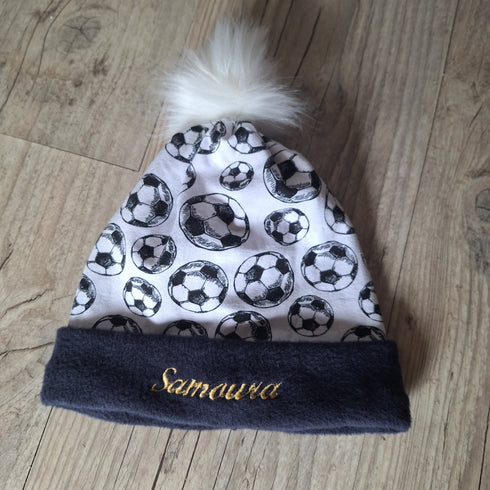 Bonnet uni ou à motifs avec prénom brodé à pompon: chaud, doux et fourré à l'intérieur en bleu marine, dès la naissance à enfant