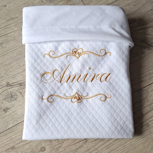 Couverture doublé en tissu matelassé personnalisé, brodé prénom et/ou ornement