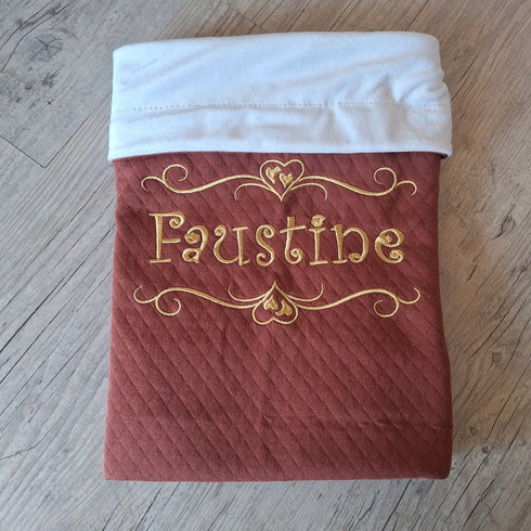Couverture doublé en tissu matelassé personnalisé, brodé prénom et/ou ornement