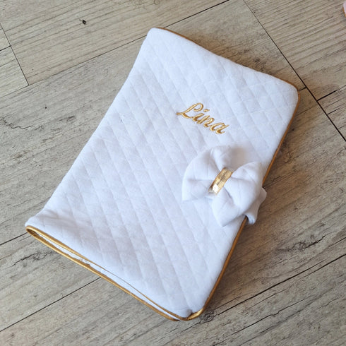 Coffret Bébé Personnalisé Fille – Couverture, Doudou et Protège Carnet – Quantité Limitée