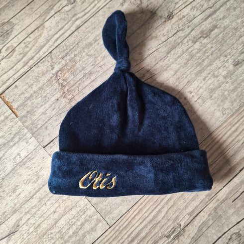 COFFRET COMPLET BOY: Coffret Naissance Personnalisé  – Couverture, Turban, Chaussons, Doudou & Protège Carnet – Quantité Limitée