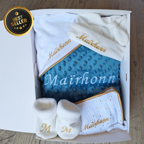 COFFRET COMPLET BOY: Coffret Naissance Personnalisé  – Couverture, Turban, Chaussons, Doudou & Protège Carnet – Quantité Limitée