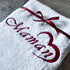 Serviette personnalisée 50x100cm avec prénom et ornement cœur brodé: 8 couleurs