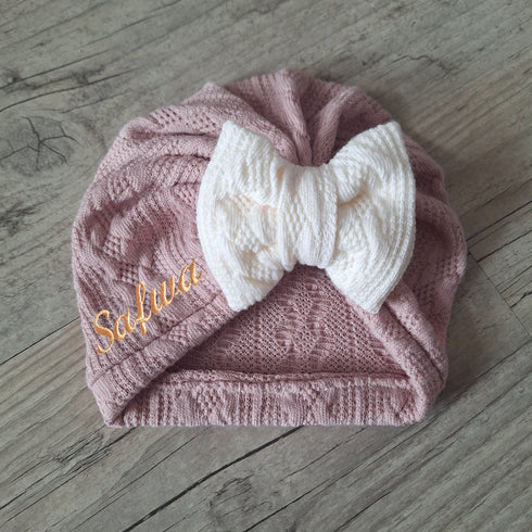 Turban bonnet prénom brodé en tissu maille de coton façon tricot jacquard nœud, buns ou simple personnalisable 9 couleurs