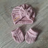 Ensemble Prénom Brodé en tissu maille de coton façon tricot jacquard Turban nœud + moufles + bandeau + chaussons assortis