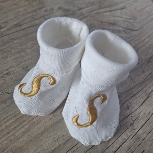 Chaussons avec initiale brodé jersey 100% coton en maille pointelle