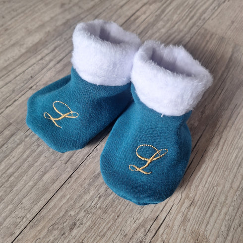 Ensemble Bonnet Pompon, moufle et chaussons prénom brodé en tissu Polaire alpine personnalisable avec prénom brodé - Oeko-Tex