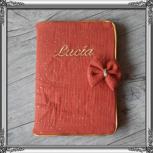 Protège carnet de santé personnalisé en tissu gaze de coton avec Prénom et/ou Date de naissance