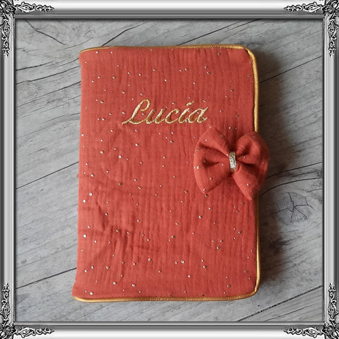 Protège carnet de santé personnalisé en tissu gaze de coton avec Prénom et/ou Date de naissance