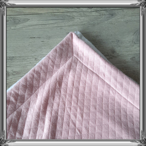 Couverture doublé en tissu matelassé personnalisé, brodé prénom