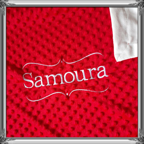 Couverture doublé en minky doux + coussin assortie personnalisé, brodée prénom et/ou ornement