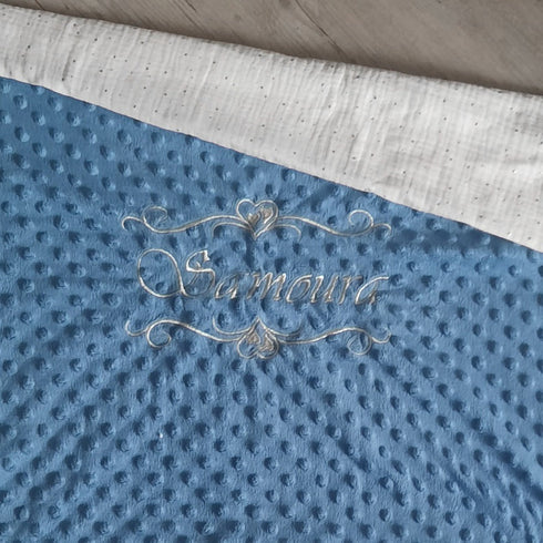 Couverture printemps/été doublée en gaze de coton doux personnalisé, brodée prénom et/ou ornement