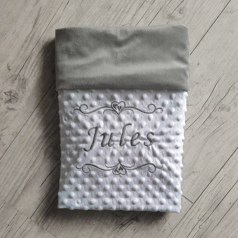 EDITION LIMITÉ: Couverture interrieur gris, doublé en minky doux personnalisé, brodée prénom et/ou ornement