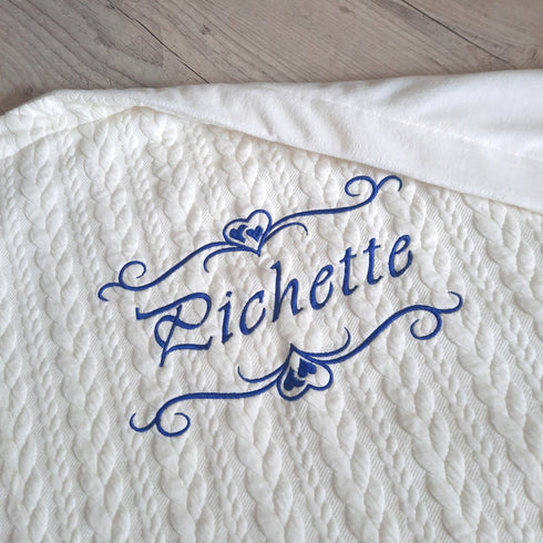 Couverture en tissu matelassé épais reliéf torsadé doublé en minky lisse doux personnalisé, brodée prénom et/ou ornement