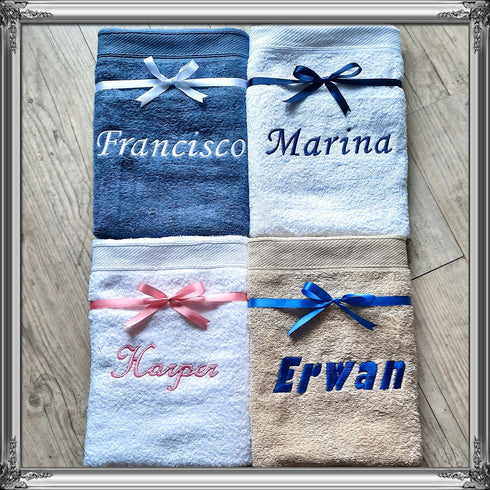 Serviette personnalisée 50x100cm avec prénom brodé: 8 couleurs