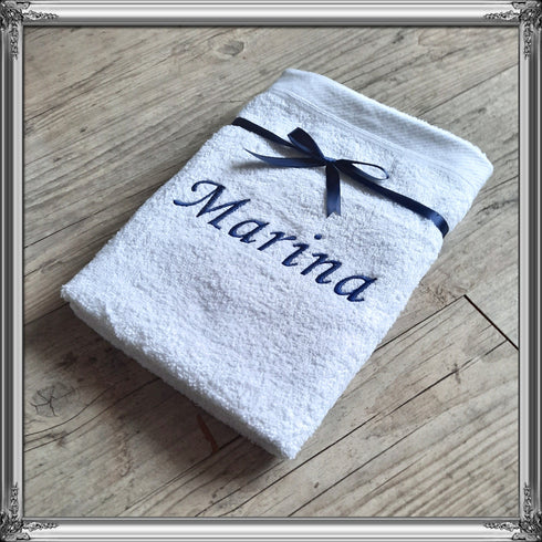 Serviette personnalisée 70x130cm avec prénom brodé: 8 couleurs