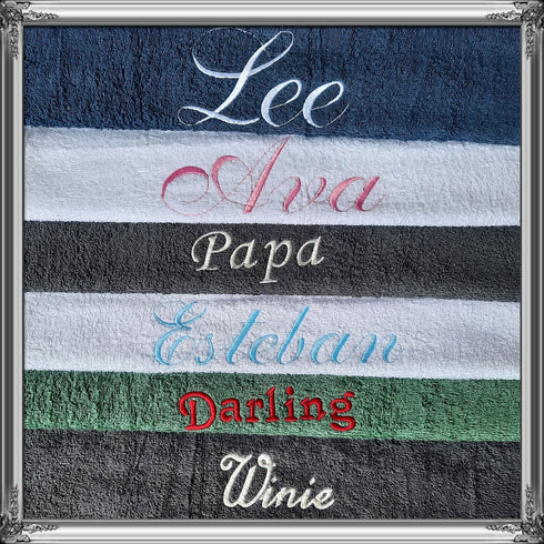 Serviette personnalisée 70x130cm avec prénom brodé: 8 couleurs