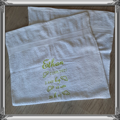 Serviette souvenir tableau de naissance personnalisée 50x100cm ou 70x130cm avec prénom brodé: 8 couleurs