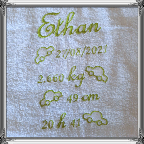 Serviette souvenir tableau de naissance personnalisée 50x100cm ou 70x130cm avec prénom brodé: 8 couleurs