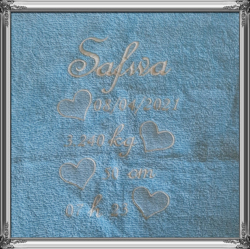Serviette souvenir tableau de naissance personnalisée 50x100cm ou 70x130cm avec prénom brodé: 8 couleurs