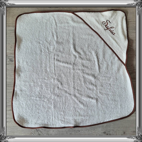 Sortie de bain 75x75cm (cape de bain) Serviette de bain brodé et personnalisé prénom bébé, Serviette en coton